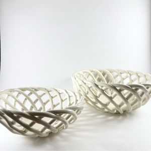 ESPANA Lifestyle Ceramic Woven Bread Fruit Basket Set Of 2 Hot And Cold